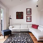 Er125 - Crows Nest Comfort Spacious 3 Bedroom Home