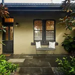 Er125 - Crows Nest Comfort Spacious 3 Bedroom Home