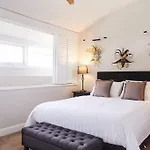 Er125 - Crows Nest Comfort Spacious 3 Bedroom Home