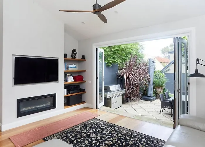Er125 - Crows Nest Comfort Spacious 3 Bedroom Home