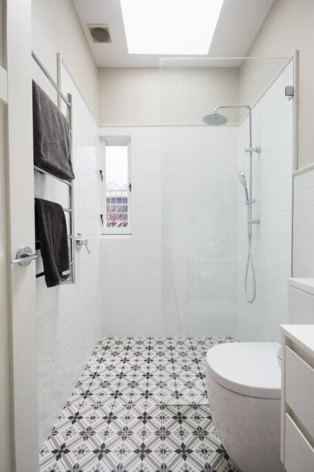 Er125 - Crows Nest Comfort Spacious 3 Bedroom * Sydney